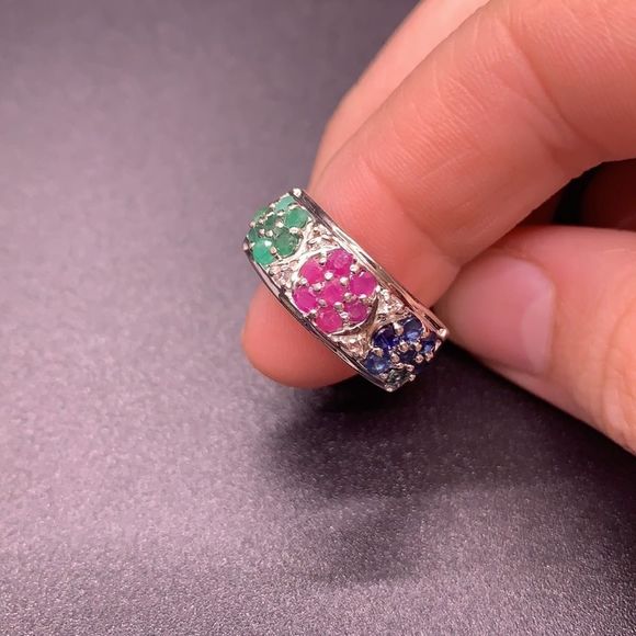 Pretty Real Silver Ring with Quartz Stones - Picture 2 of 4